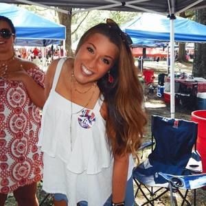 Meet your Posher, Nicole